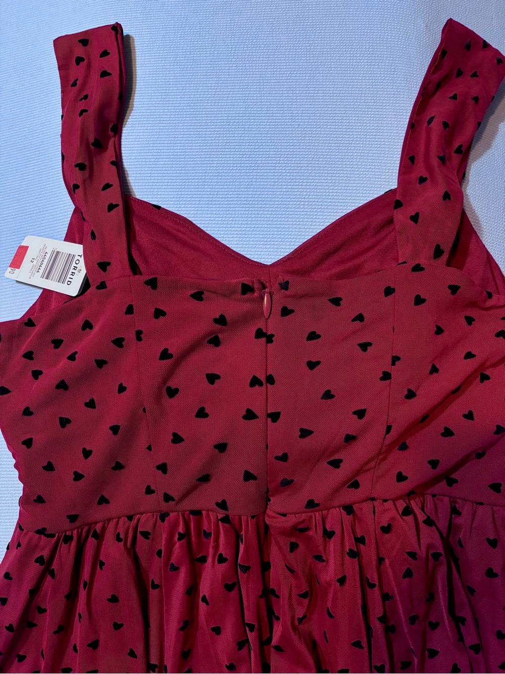 Torrid Belted Midi Dress with Black Heart Flocked Detail NWT - Picture 4 of 6